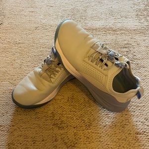 Clove Sneakers for Nurses